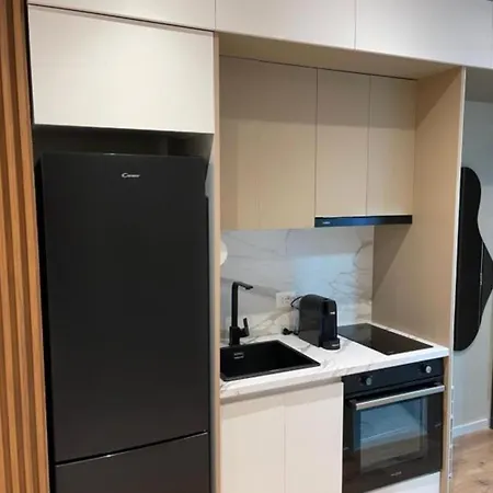 Tirent Apartment- * تيرانا